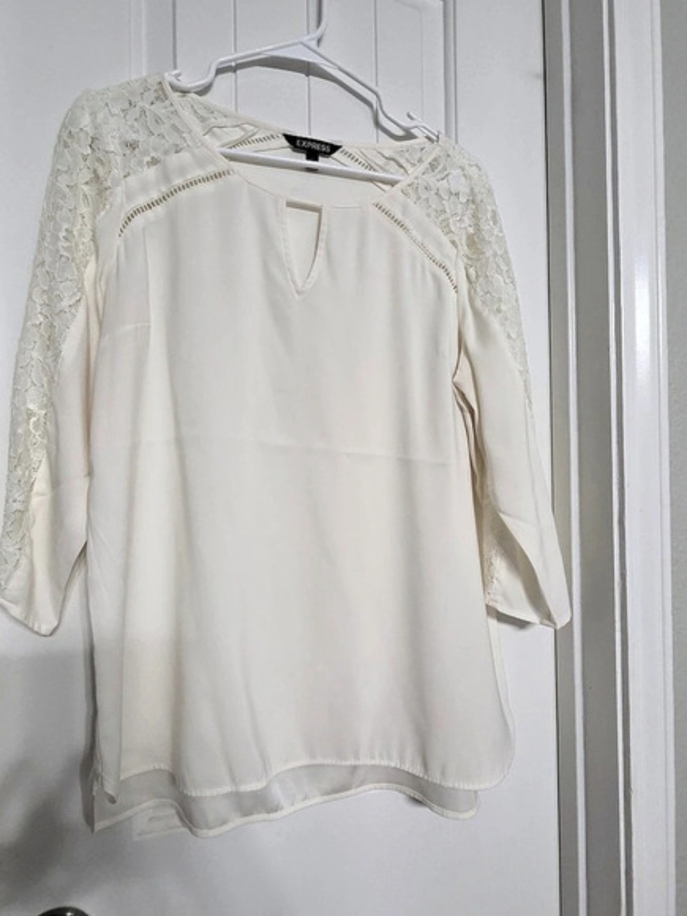✨️Express✨️ Lace Sleeve Blouse in White Size Large